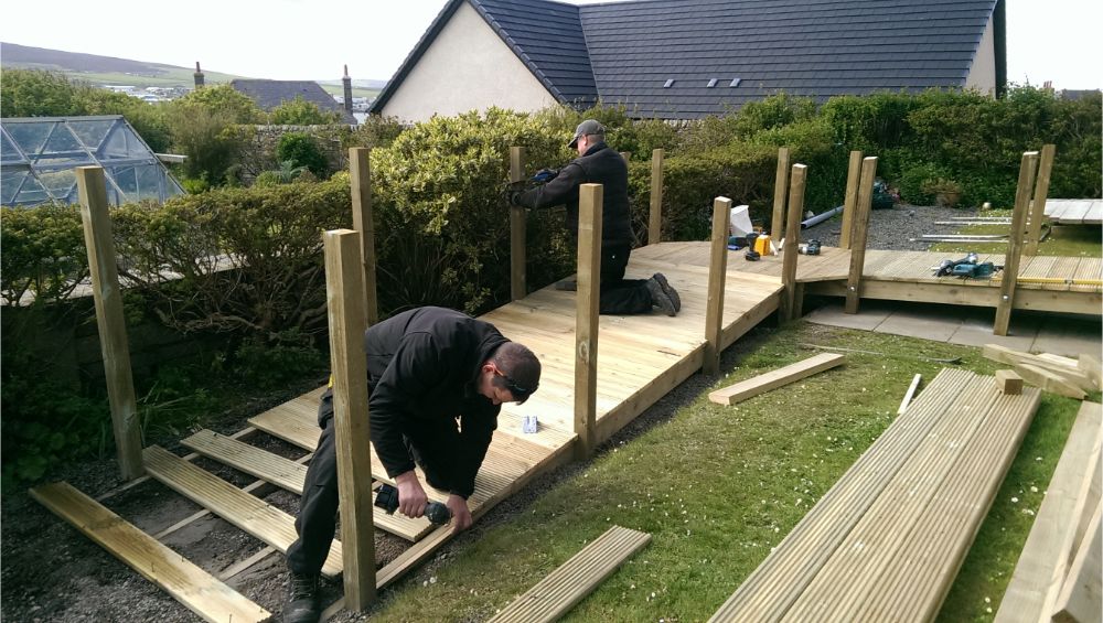 Davie & Lennie building a ramp